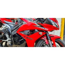 Slider de nylon CBR250R / CBR600RR / CBR600F / CBR1000RR